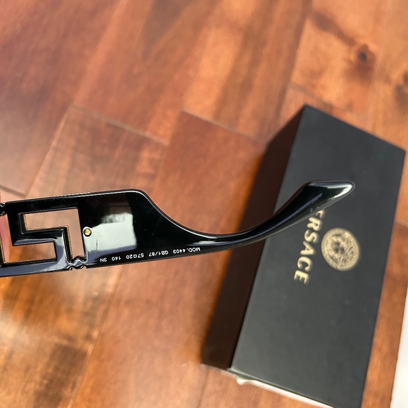 Versace Black Sunglasses - Picture 4 of 4